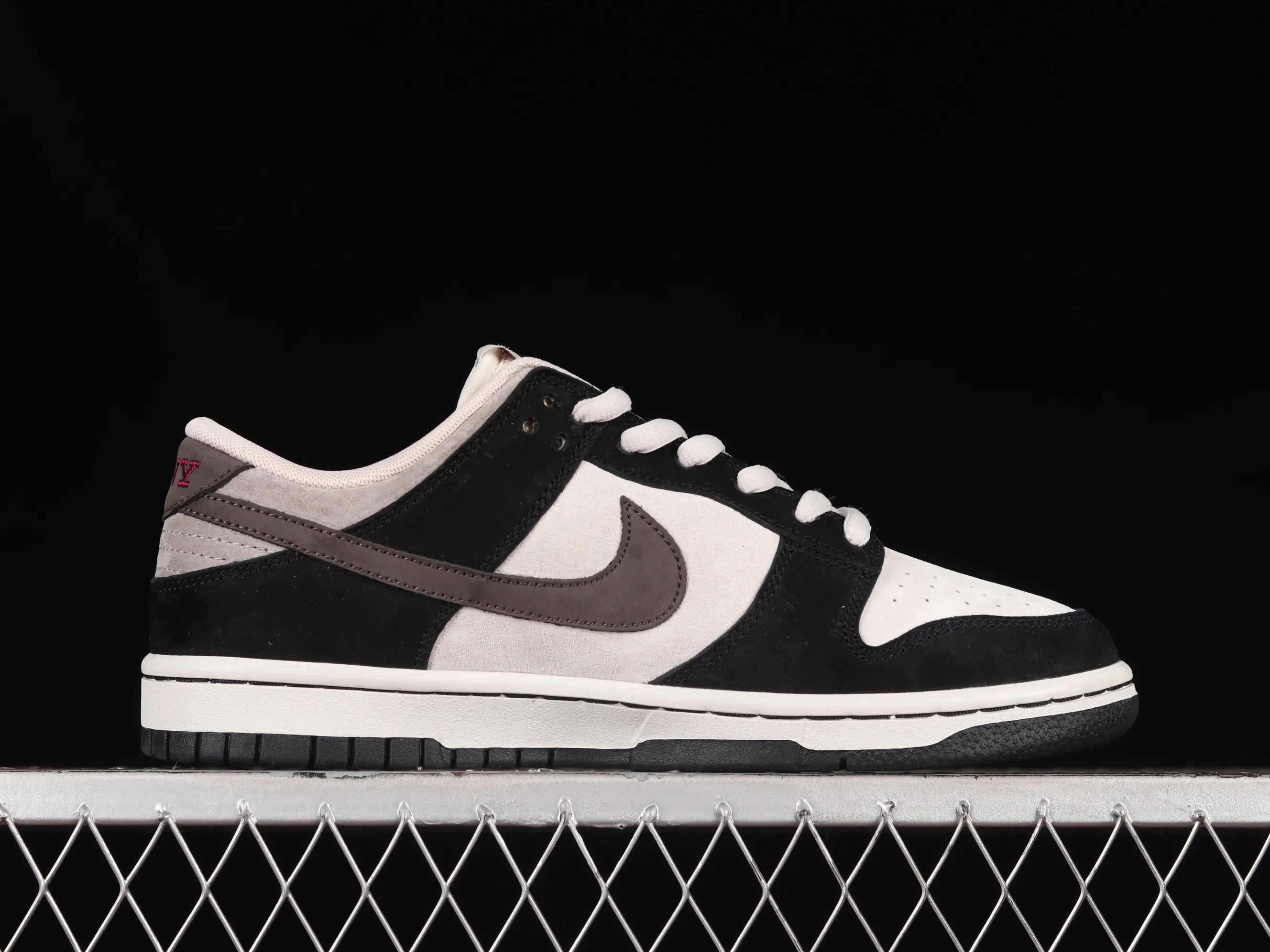 All Categories Nk SB Dunk Series Nk SB Dunk Low Low-top sneakers Nk SB Dunk Low World Cup themed SB low-top sports and leisure sneakers CU1726-990